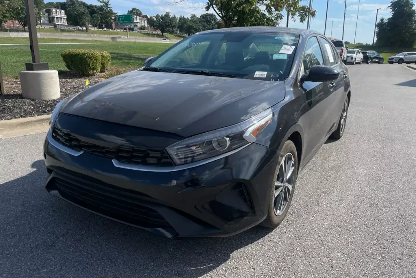 2024 Kia Forte LXS photo 1
