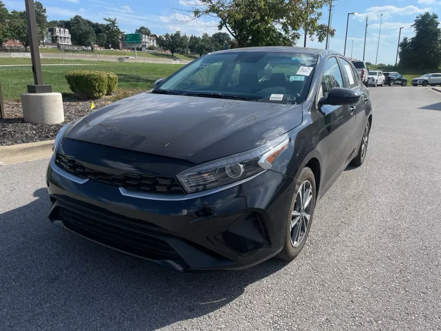 2024 Kia Forte LXS photo 1
