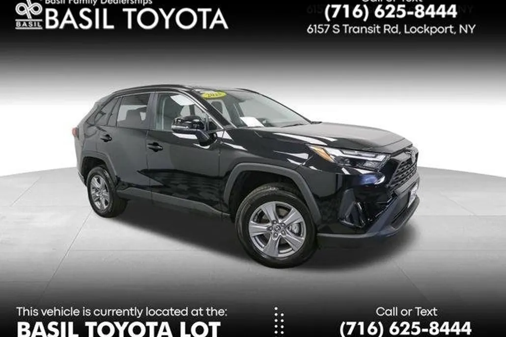 2025 Toyota RAV4 XLE photo 1