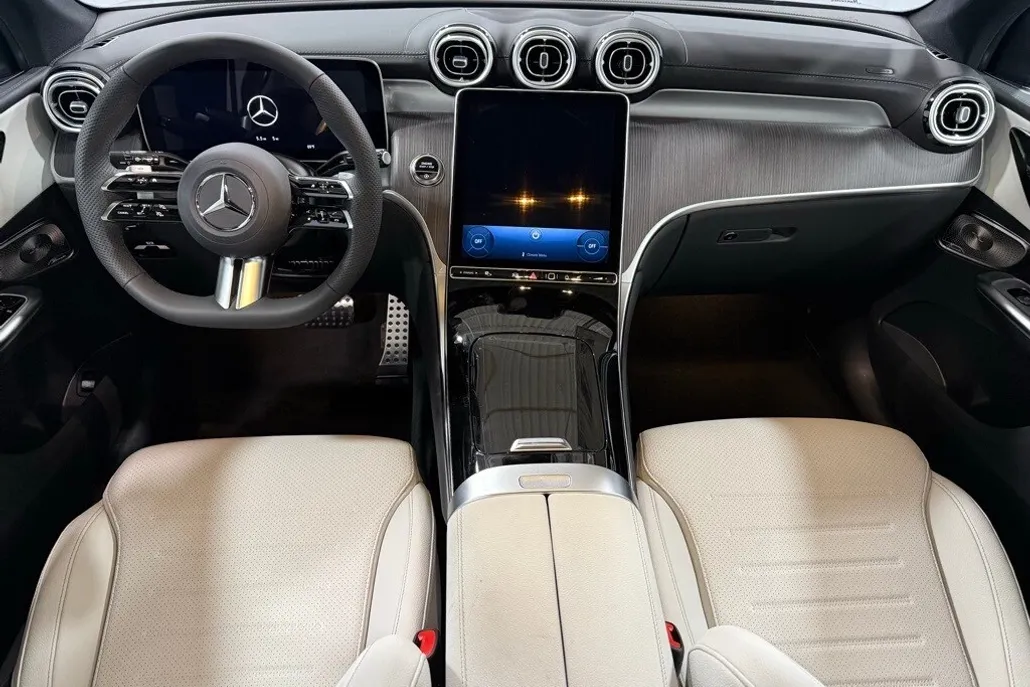 2026 Mercedes Benz GLC 300 4MATIC photo 1