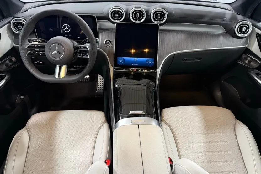 2026 Mercedes Benz GLC 300 4MATIC photo 1