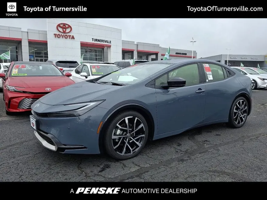 2026 Toyota Prius Plug-in Hybrid photo 1