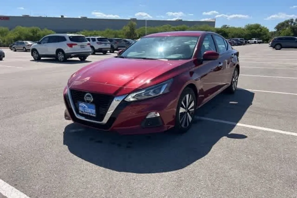 2022 Nissan Altima 2.5 SV photo 1