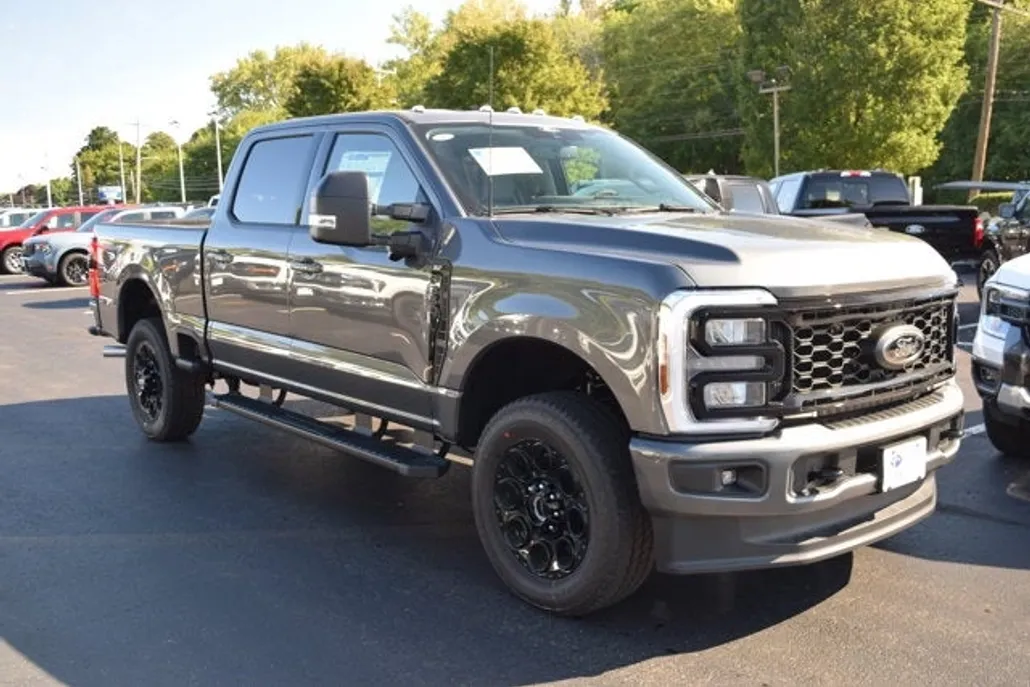 2026 Ford F-350 XLT photo 1