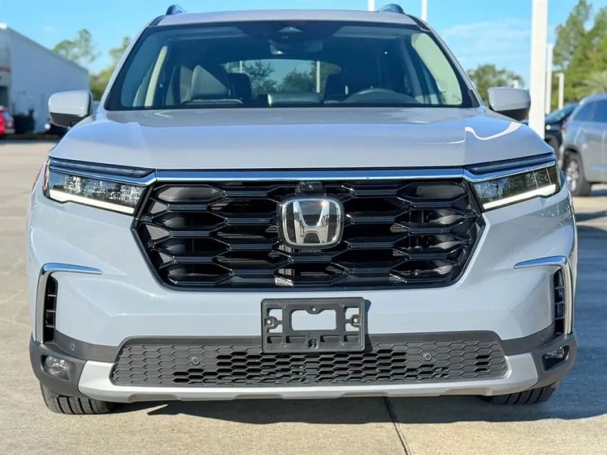 2025 Honda Pilot Elite photo 1