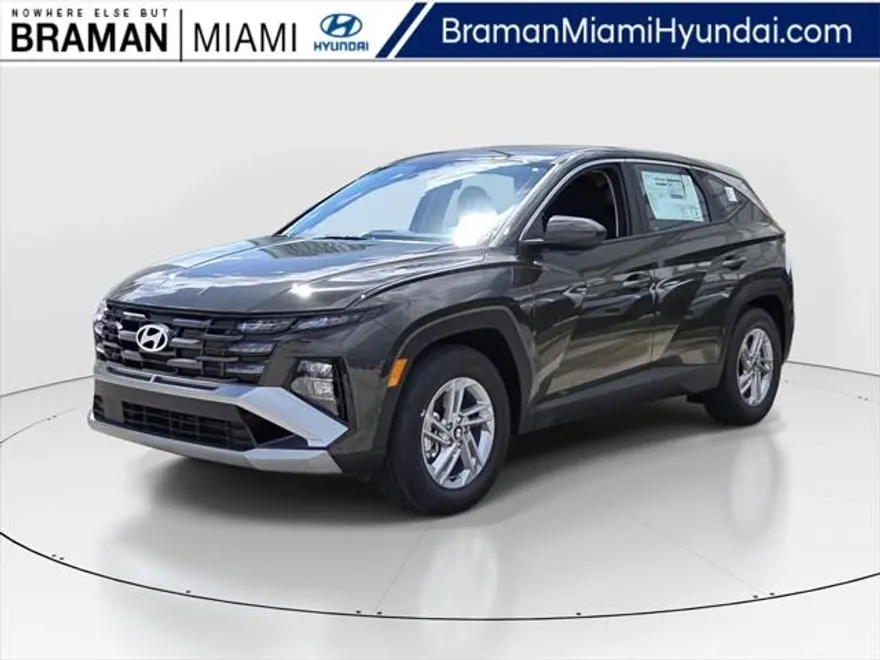 2025 Hyundai Tucson SE photo 1