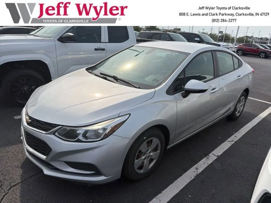 2018 Chevrolet Cruze LS photo 1