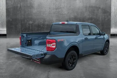 2025 Ford Maverick XLT photo 2