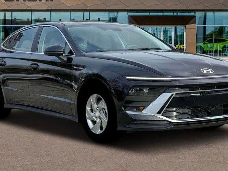 2025 Hyundai Sonata SE photo 1
