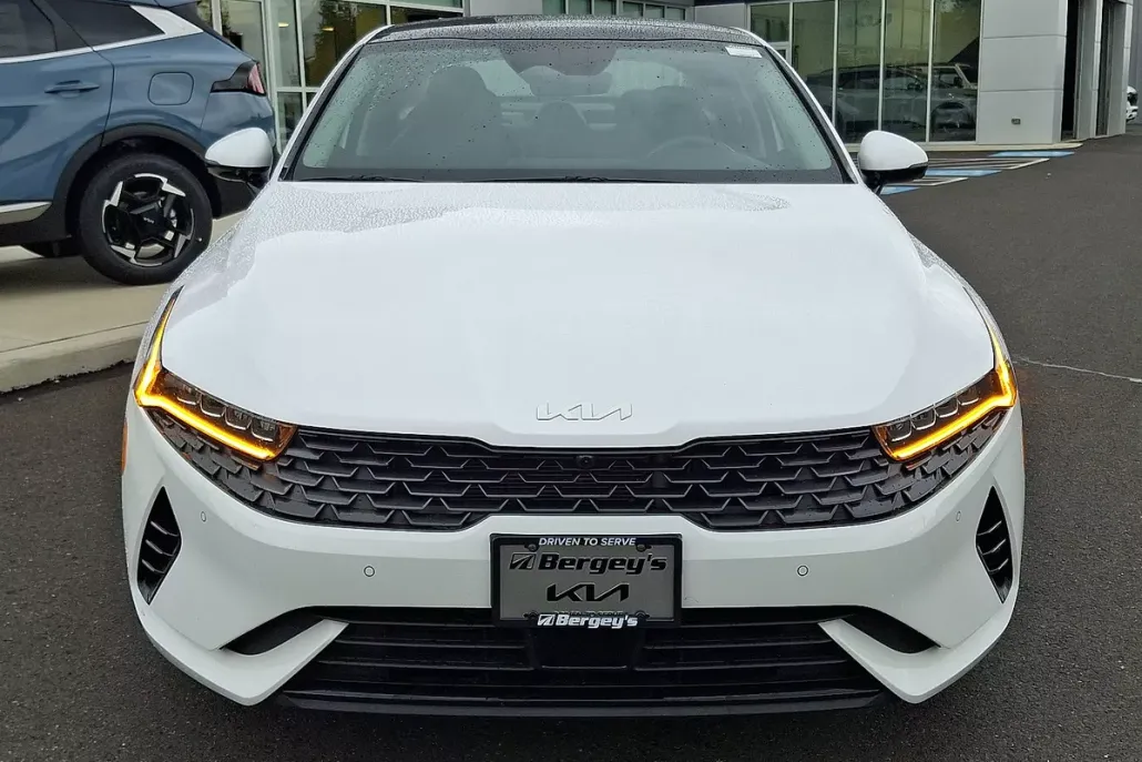 2023 Kia K5 EX photo 1