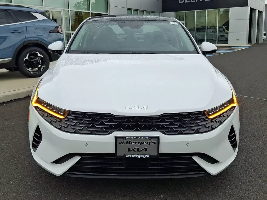 2023 Kia K5 EX photo 1
