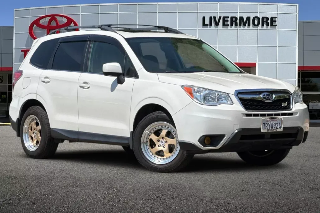2016 Subaru Forester 2.5i Limited photo 1