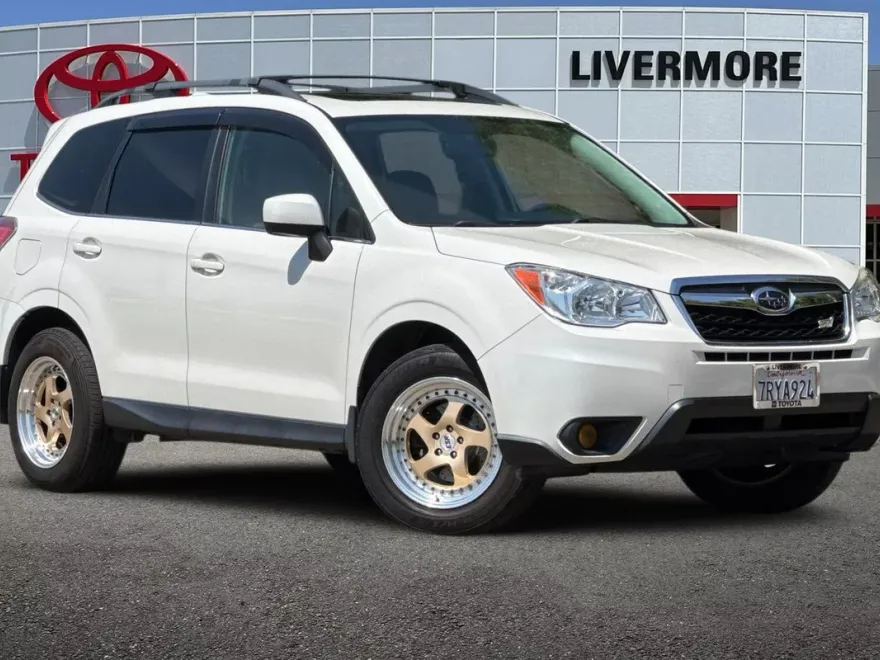 2016 Subaru Forester 2.5i Limited photo 1