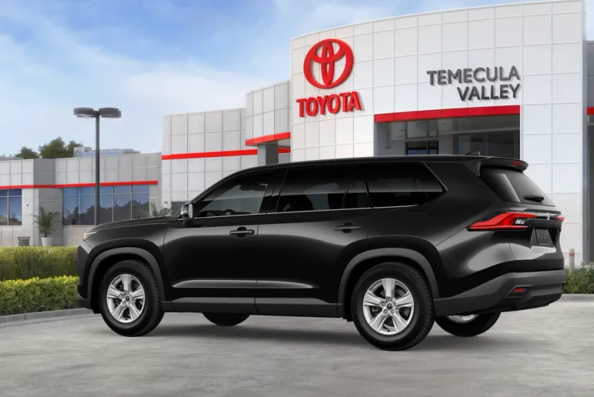2026 Toyota Grand Highlander LE photo 1