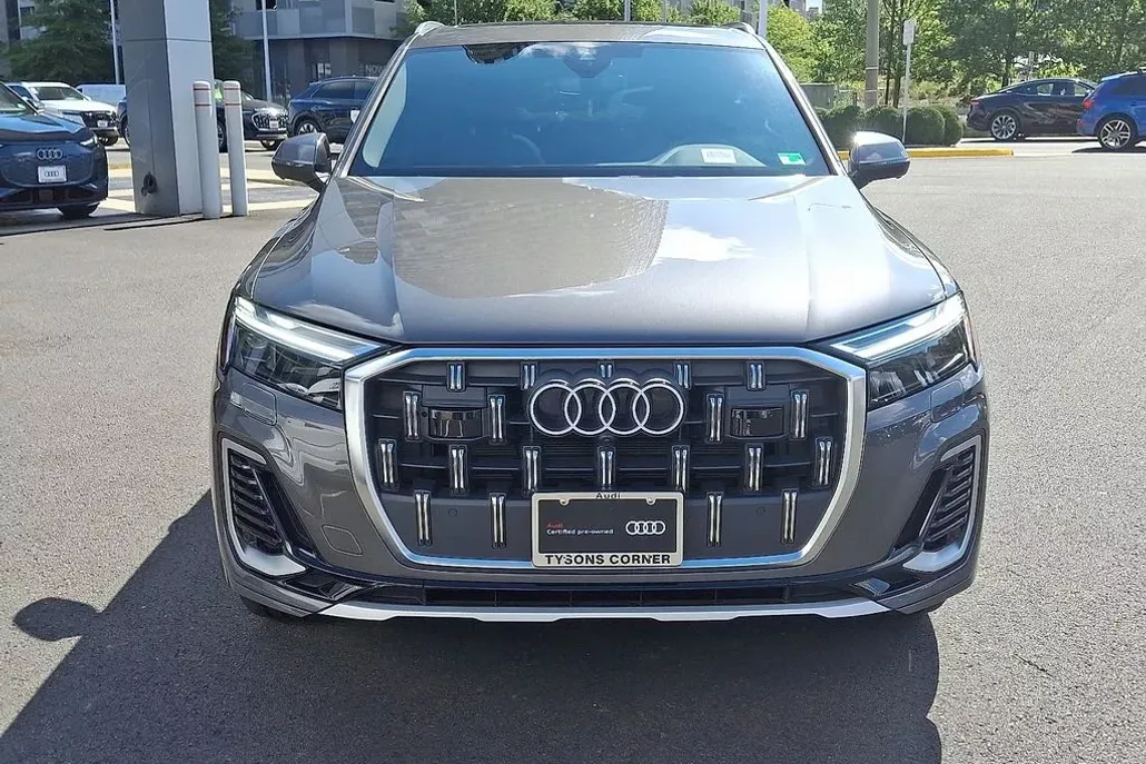 2025 Audi Q7 45 Premium photo 1