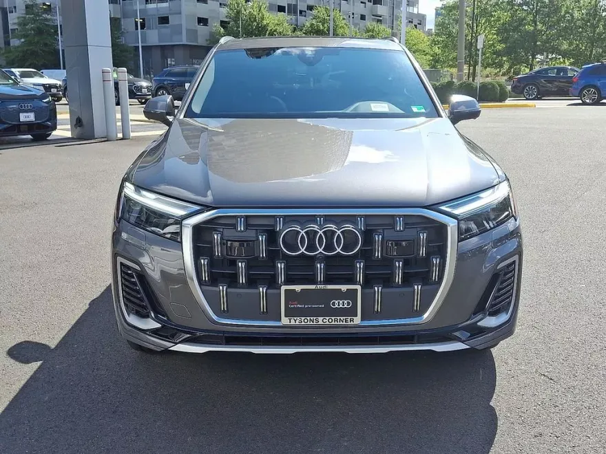 2025 Audi Q7 45 Premium photo 1