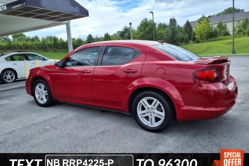 2013 Dodge Avenger SE photo 1