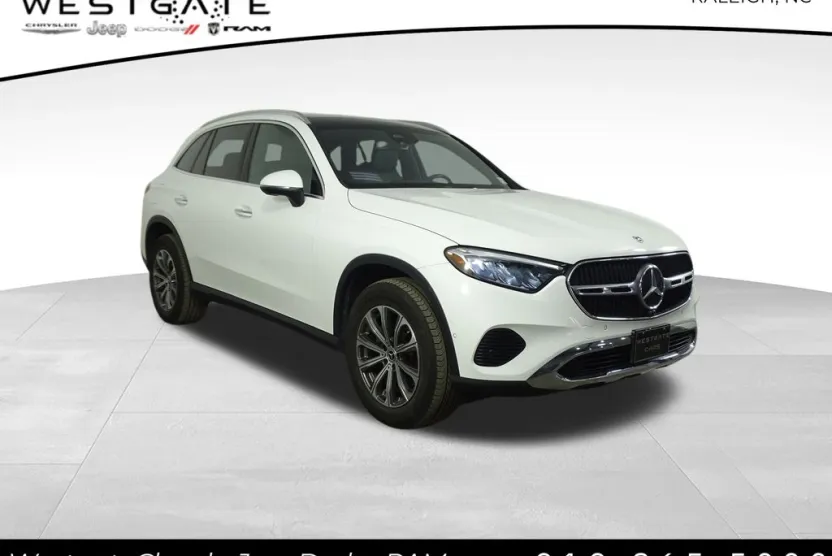 2024 Mercedes Benz GLC 300 photo 1