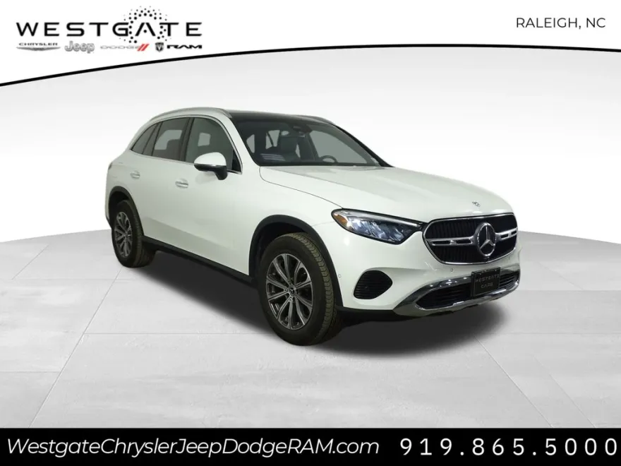 2024 Mercedes Benz GLC 300 photo 1