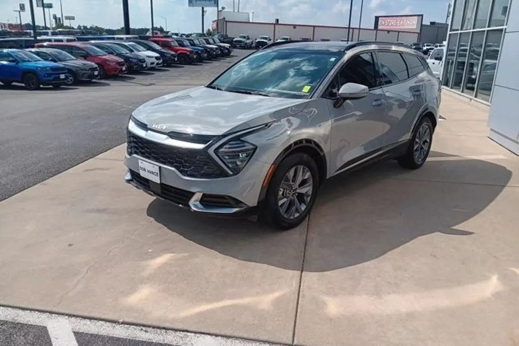 2025 Kia Sportage SX photo 1