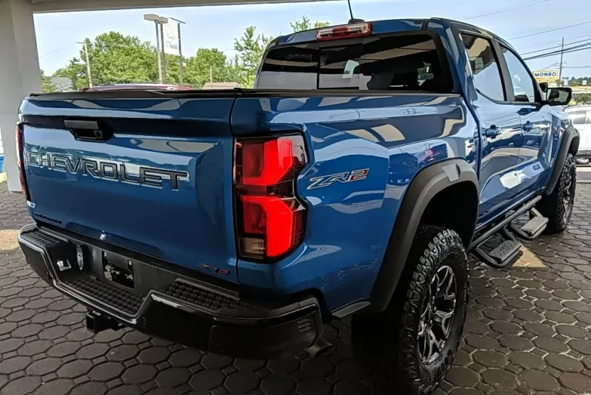 2023 Chevrolet Colorado ZR2 photo 1