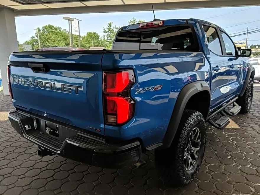 2023 Chevrolet Colorado ZR2 photo 1