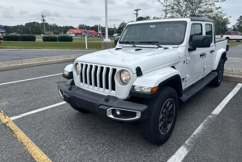 2022 Jeep Gladiator Overland photo 1