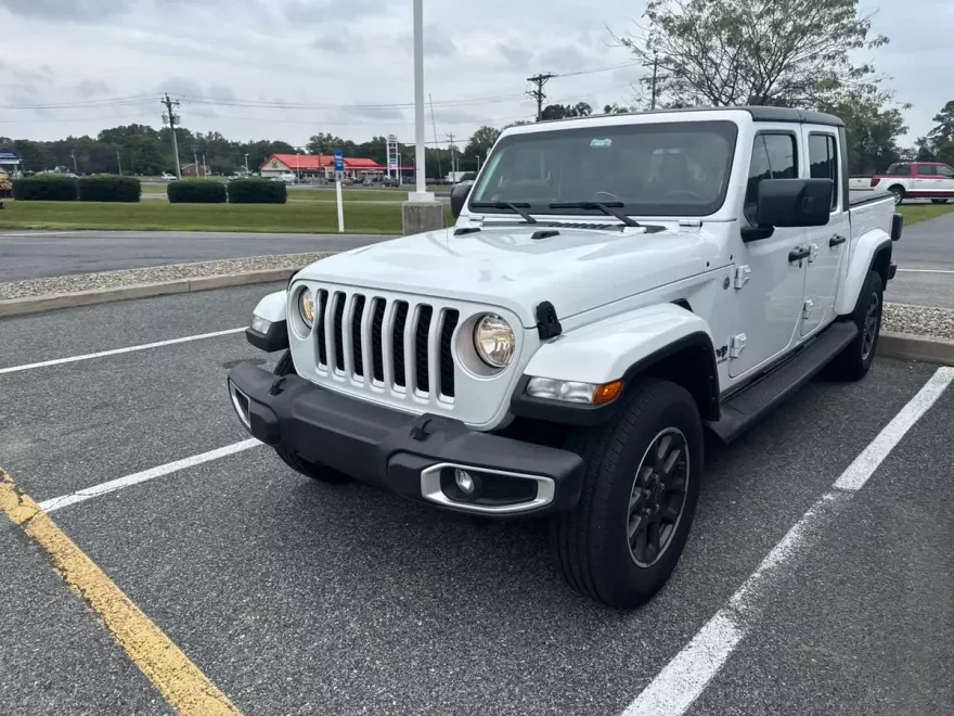 2022 Jeep Gladiator Overland photo 1