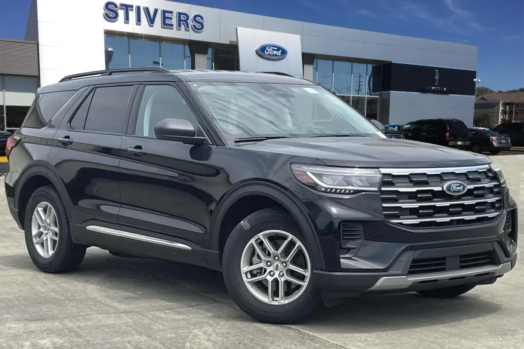2025 Ford Explorer photo 1