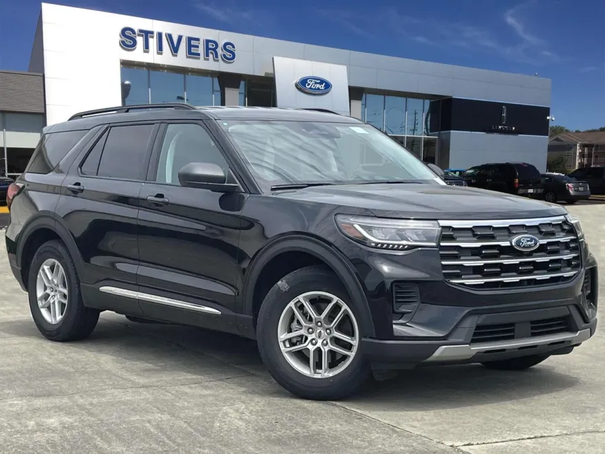 2025 Ford Explorer photo 1