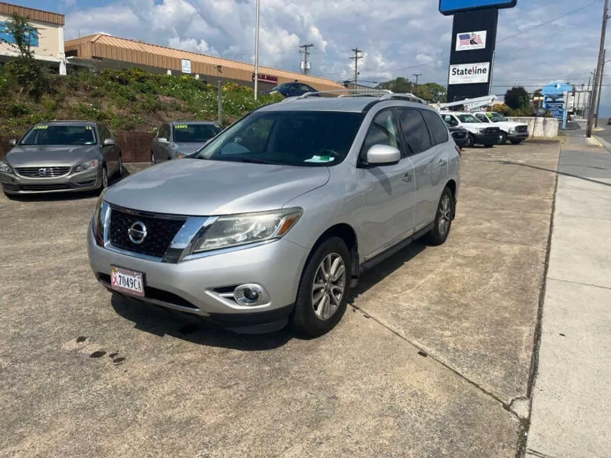 2014 Nissan Pathfinder SL photo 1