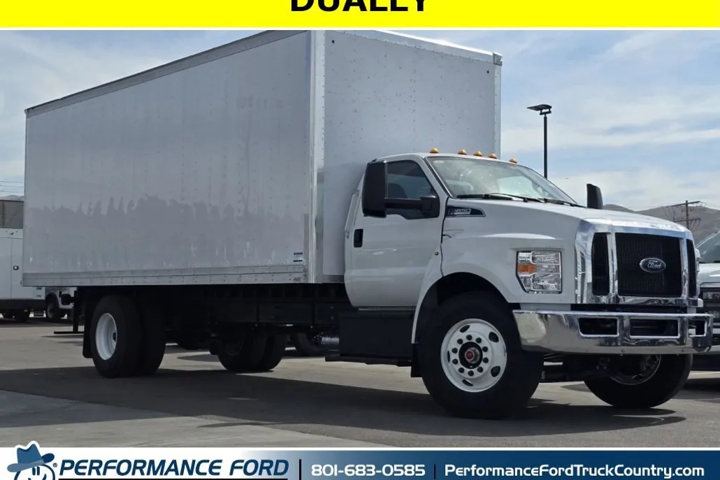 2025 Ford F-650 Base photo 1