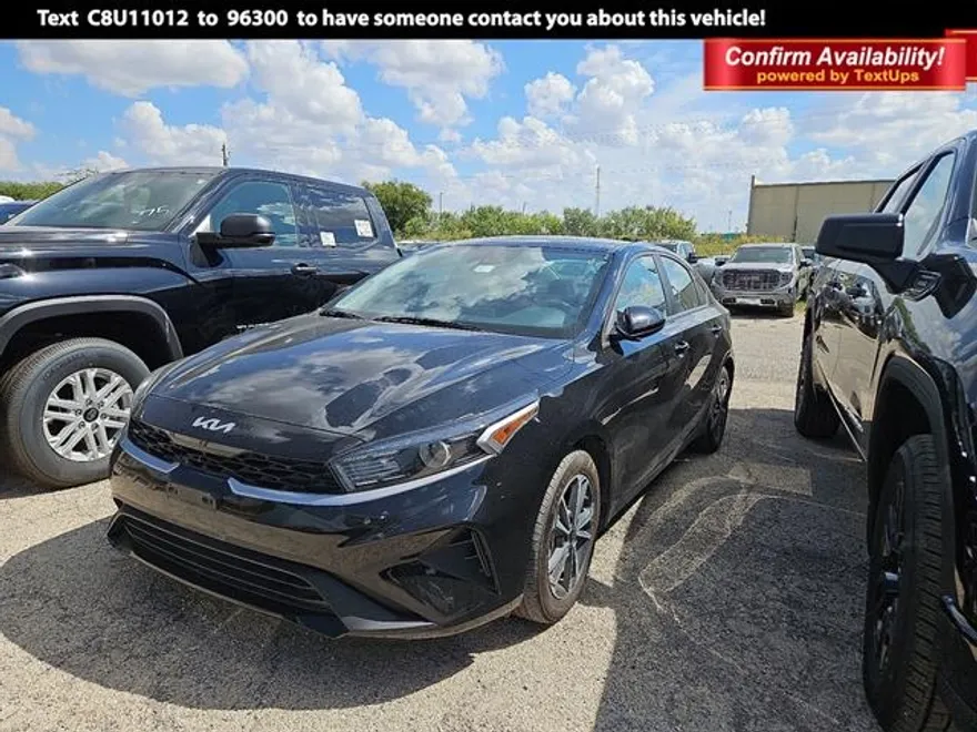 2024 Kia Forte LXS photo 1