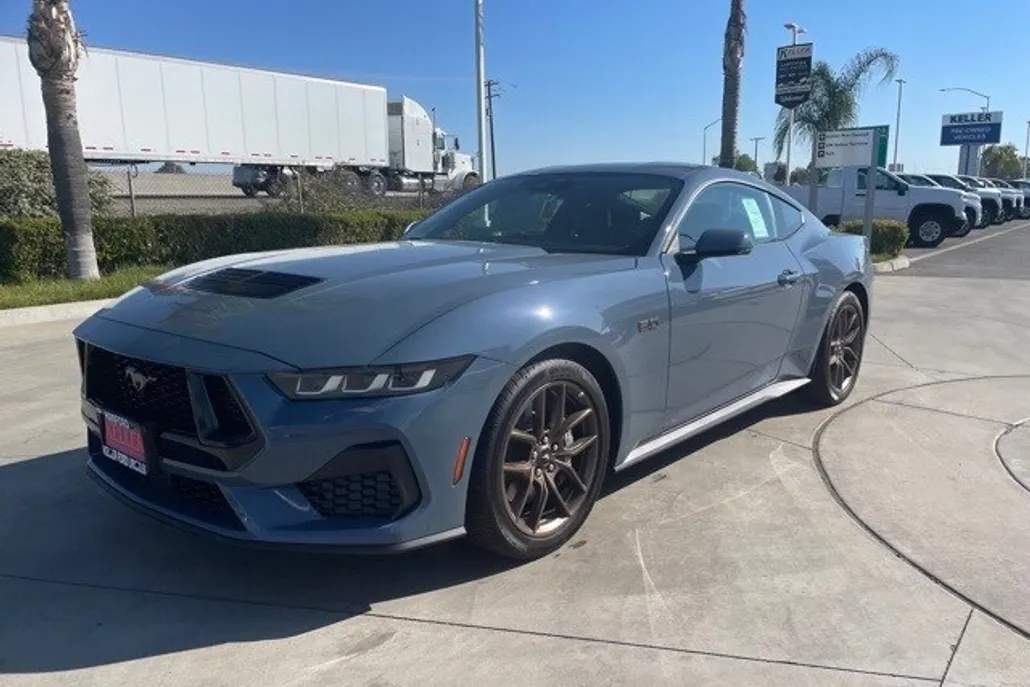 2025 Ford Mustang GT Premium photo 1