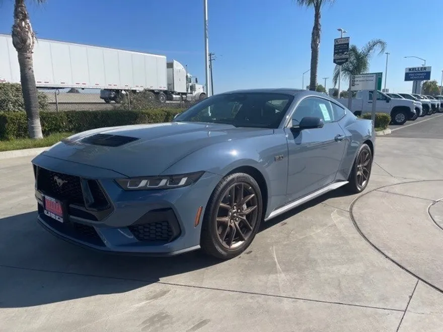 2025 Ford Mustang GT Premium photo 1