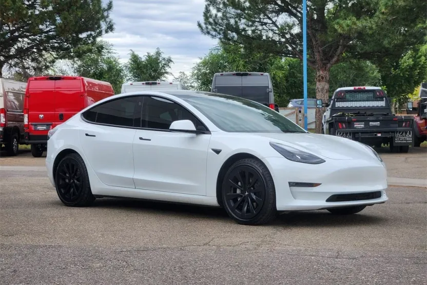 2022 Tesla Model 3 Long Range All-Wheel Drive photo 1