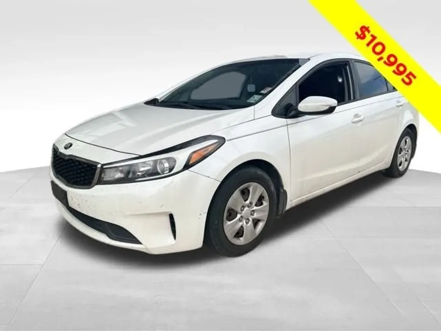 2017 Kia Forte LX photo 1