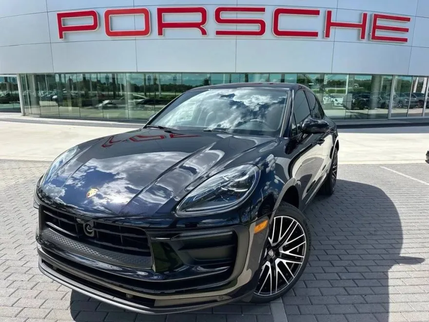 2026 Porsche Macan T photo 1