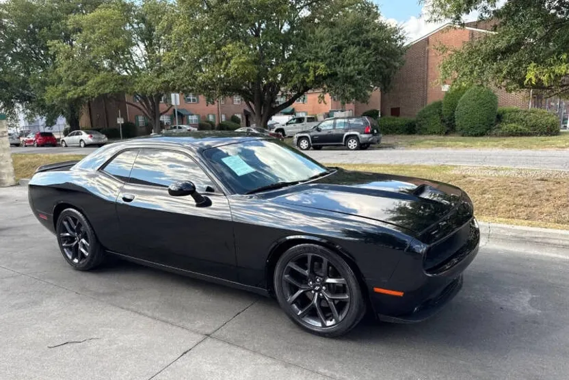 2019 Dodge Challenger R/T photo 1