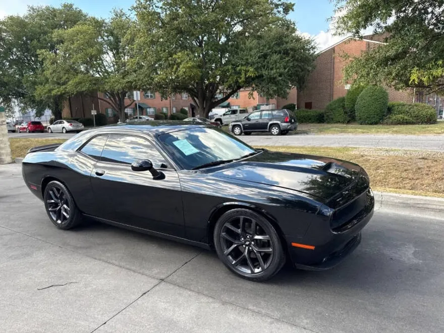 2019 Dodge Challenger R/T photo 1