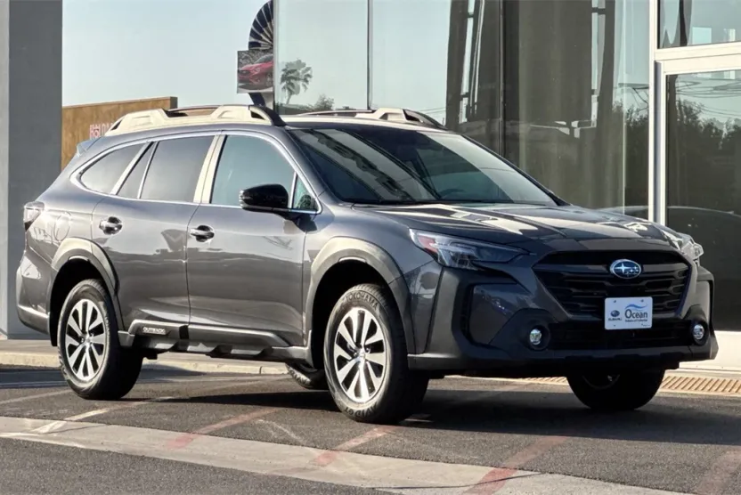 2025 Subaru Outback Premium photo 1