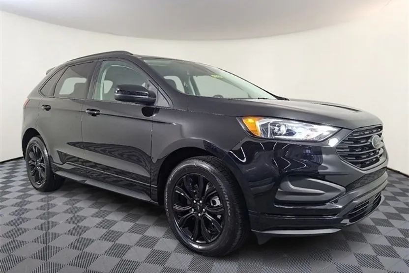 2023 Ford Edge SE photo 1