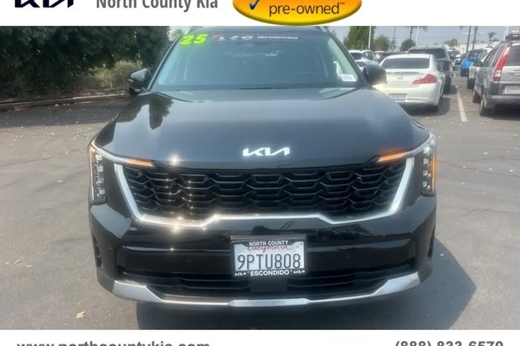 2025 Kia Sorento S photo 1