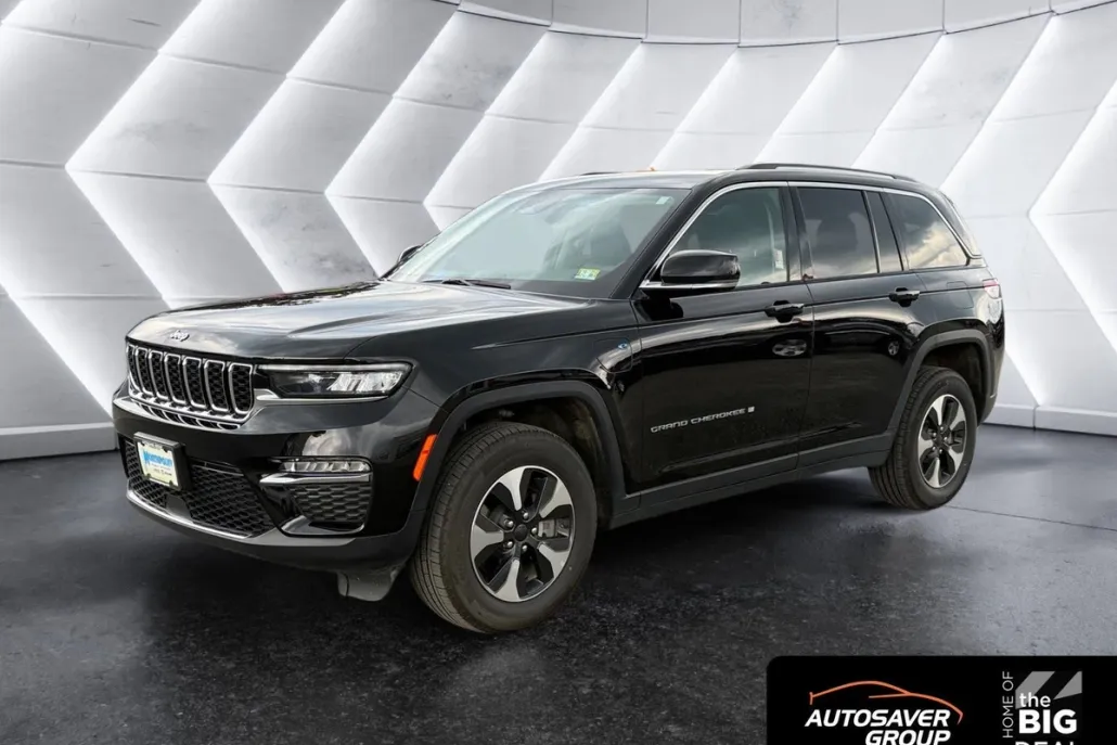 2024 Jeep Cherokee photo 1
