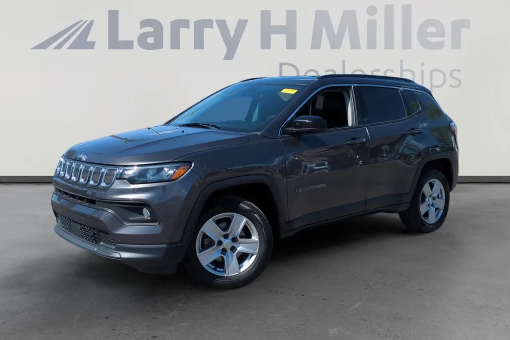 2022 Jeep Compass Latitude photo 1