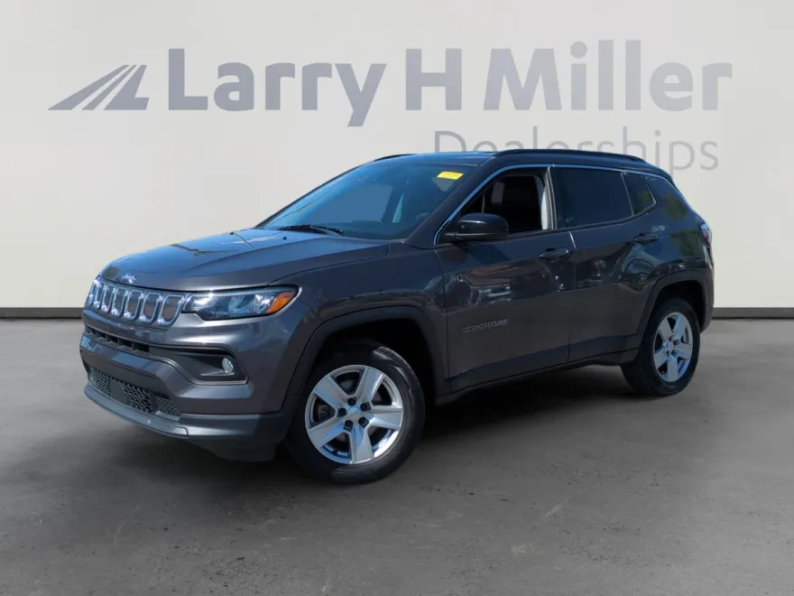 2022 Jeep Compass Latitude photo 1