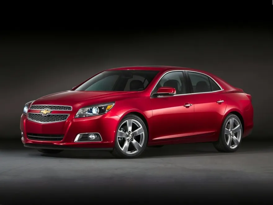 2013 Chevrolet Malibu 1LT photo 1