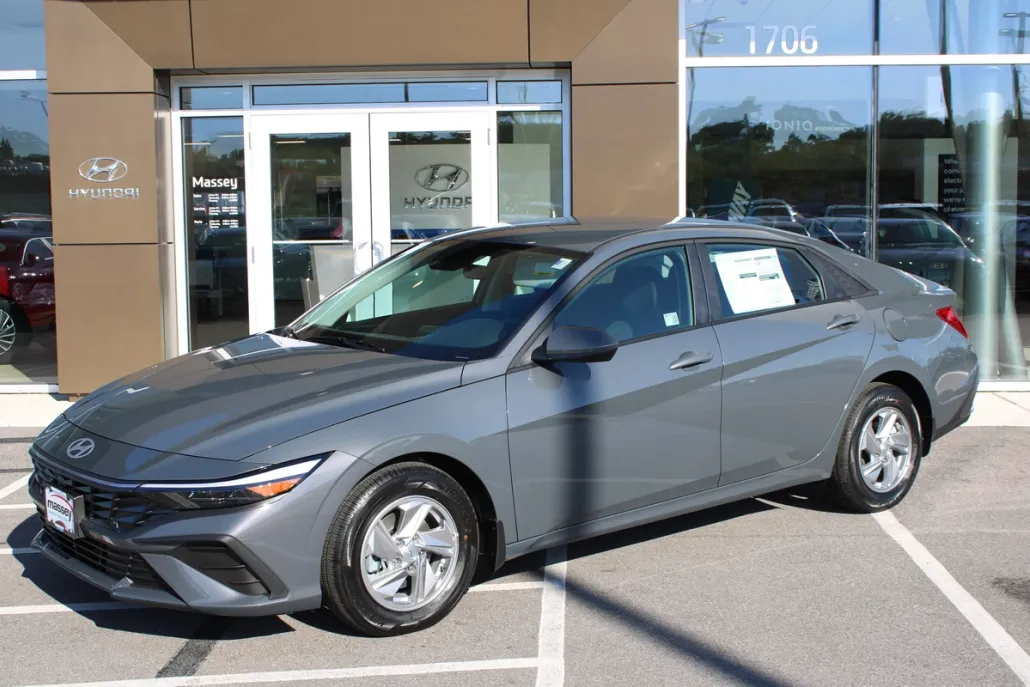 2025 Hyundai Elantra SE photo 1