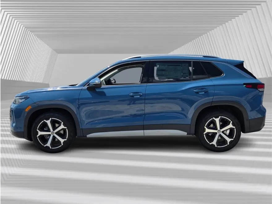 2025 Volkswagen Tiguan SE photo 1