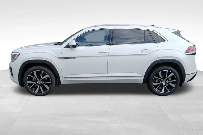 2026 Volkswagen Atlas Cross Sport SEL Premium R-Line photo 1